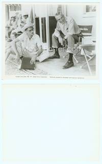 7b496 MISFITS candid 8x10 still '61 John Huston laughing on set with writer Arthur Miller!