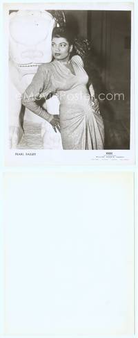 7b555 PEARL BAILEY 8.25x10 music publicity still '50s full-length portrait leaning against statue!