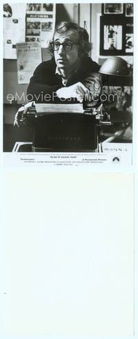 7b564 PLAY IT AGAIN SAM signed 8x10 still '72 by Woody Allen, who is sitting at his typewriter!