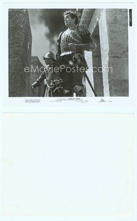 7b567 PRINCE OF FOXES 8x10 still '49 Tyrone Power standing in full armor holding sword!