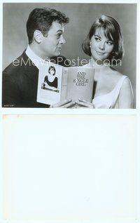 7b619 SEX & THE SINGLE GIRL 7.25x9.5 still '65 Tony Curtis & sexiest Natalie Wood with dummy book!