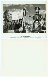 7b675 TEN COMMANDMENTS 8x10 still '56 montage of Charlton Heston & Yul Brynner, Cecil B. DeMille