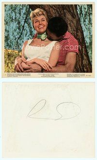 7b076 PAJAMA GAME color 8x10 still #7 '57 John Raitt nuzzling smiling Doris Day's shoulder!