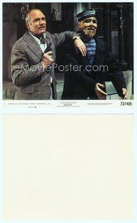 7b090 SLEUTH 8x10 mini LC#5 '72 close up of Laurence Olivier with gun, Anthony Schaffer classic!