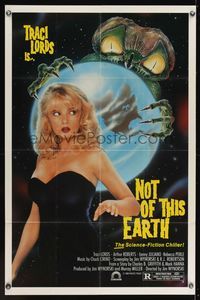 7e675 NOT OF THIS EARTH 1sh '88 Traci Lords, artwork of creepy bug-eyed alien!