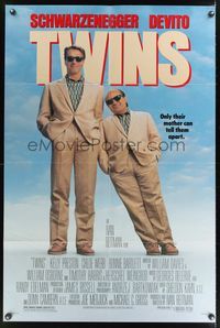 7e927 TWINS DS 1sh '88 Arnold Schwarzenegger & Danny DeVito are an unlikely duo!