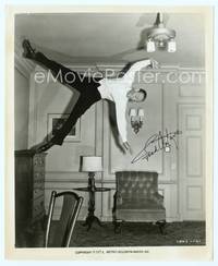 7f040 FRED ASTAIRE signed 8x10 still R74 great image dancing on ceiling from Royal Wedding!