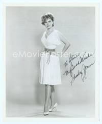 7f097 SHIRLEY JONES signed 8x10 still '62 full-length portrait from The Courtship of Eddie's Father!