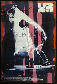7k812 U2 RATTLE & HUM 1sh '88 great image of Irish rockers Bono & The Edge performing on stage!