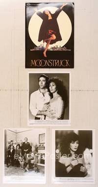 7p157 MOONSTRUCK presskit '87 Nicholas Cage, Olympia Dukakis, Cher in front of NYC skyline!