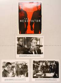 7t195 NEGOTIATOR presskit '98 Samuel L. Jackson, Kevin Spacey, David Morse, F. Gary Gray
