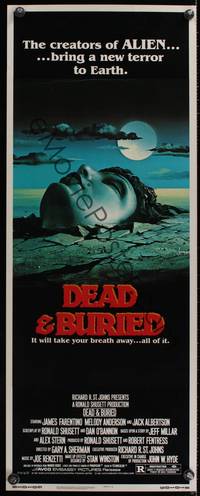 8c057 DEAD & BURIED insert '81 wild horror art of person buried up to the neck by Campanile!