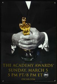 8r015 78th ANNUAL ACADEMY AWARDS 1sh '06 cool Studio 318 design of man in suit holding Oscar!