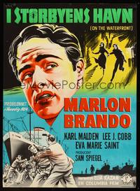 8s032 ON THE WATERFRONT Danish '55 directed by Elia Kazan, classic image of Marlon Brando!