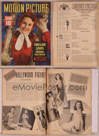 9c097 MOTION PICTURE magazine December 1942, Deanna Durbin smiling in winter outfit!