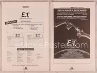 9f188 E.T. THE EXTRA TERRESTRIAL pressbook '82 Steven Spielberg classic, John Alvin art!