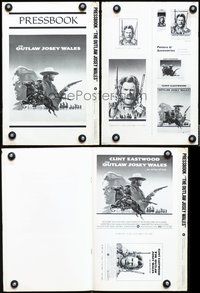 9f383 OUTLAW JOSEY WALES pressbook '76 Clint Eastwood is an army of one, cool art!