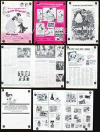 9f439 SNOW WHITE & THE SEVEN DWARFS pressbook R67 Walt Disney animated cartoon classic!