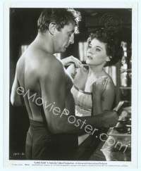9g064 CAPE FEAR 8x10 still '62 c/u of barechested Robert Mitchum with scared Polly Bergen!
