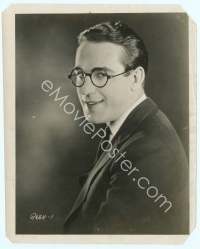 9g176 HAROLD LLOYD 8x10 still '20s head & shoulders portrait with trademark horn-rimmed glasses!
