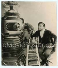 9g267 LOST IN SPACE TV 7.5x8.75 still '65 great image of Dr. Smith playing chess with the robot!