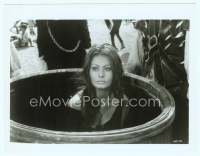 9g309 MORE THAN A MIRACLE 7.75x10 still '67 sexy Sophia Loren in a barrel working with the Devil!