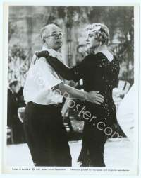 9g408 SOME LIKE IT HOT candid 8x10 still '59 Jack Lemmon in drag dancing w/director Billy Wilder!
