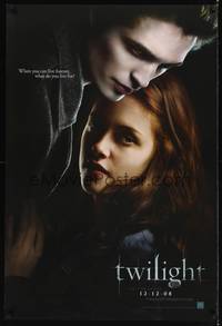 9m565 TWILIGHT teaser DS 1sh '08 c/u of Kristen Stewart & Robert Pattinson, vampires!