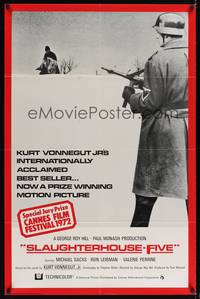 9v409 SLAUGHTERHOUSE FIVE int'l 1sh '72 Kurt Vonnegut, different image of soldier with gun!