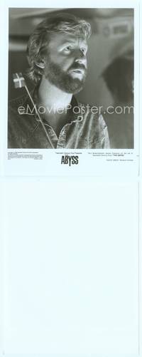 9y008 ABYSS candid 8x10 still '89 great super close up of director James Cameron!