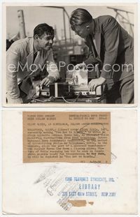 9y091 CLARK GABLE 6.5x8.5 news photo '38 close up learning how to be a newsreel cameraman!