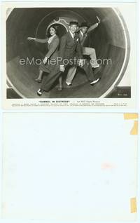 9y117 DAMSEL IN DISTRESS 8x10 still '37 Fred Astaire w/Burns & Allen inside giant revolving pipe!