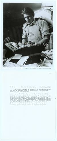 9y126 DAY OF THE JACKAL 8x10 still '73 Fred Zinnemann classic, c/u of Edward Fox writing in book!
