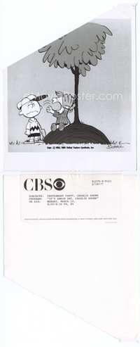 9y251 IT'S ARBOR DAY CHARLIE BROWN TV 8x10 still '76 Charlie Brown with Peppermint Pattie w/gloves!