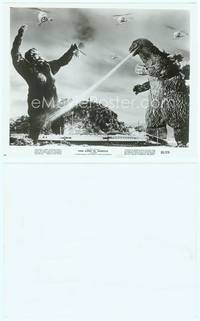 9y292 KING KONG VS. GODZILLA 8x10 still '63 Godzilla breathing fire into the big ape's crotch!
