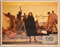 1d023 EYES OF LAURA MARS signed LC #5 '78 by Faye Dunaway, who's standing with camera & models!
