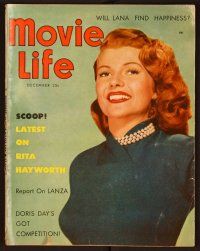 1f066 MOVIE LIFE magazine December 1952, great portrait of sexy smiling Rita Hayworth in pearls!
