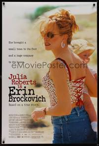 1w211 ERIN BROCKOVICH DS 1sh '00 image of Julia Roberts holding baby, Steven Soderbergh!