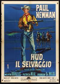 2e056 HUD Italian 1p '63 completely different art of Paul Newman with rifle, Martin Ritt classic!