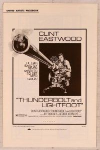 2f514 THUNDERBOLT & LIGHTFOOT pressbook '74 great images of Clint Eastwood with HUGE gun!