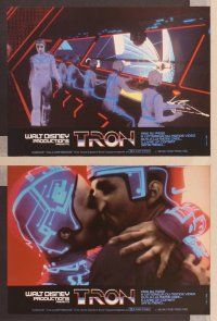 2j268 TRON 8 French LCs '82 Walt Disney sci-fi, Jeff Bridges in a computer, cool special effects!