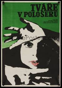 2w405 TVARE V POLOSERU Czech 11x16 '73 Manfred Mosblech directed, cool Duchon art of woman!