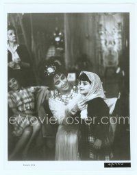 2x216 CLEOPATRA candid 8x10 still '64 close up of Elizabeth Taylor in costume with daughter Liza!