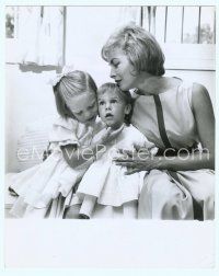 2x315 JANET LEIGH deluxe 8x10 still '60 great portrait with daughters Kelly & Jamie Lee!