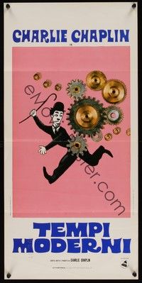 3g575 MODERN TIMES Italian locandina R72 art of Charlie Chaplin running with gears in background!