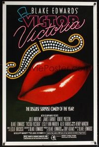 3k484 VICTOR VICTORIA 1sh '82 Julie Andrews, Blake Edwards, cool lips & mustache art by John Alvin