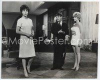3r220 HOW TO SUCCEED IN BUSINESS WITHOUT REALLY TRYING 8x10.25 still '67 Robert Morse, Lee