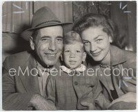 3r221 HUMPHREY BOGART 8x10 news photo '51 smiling portrait with Lauren Bacall & their son!