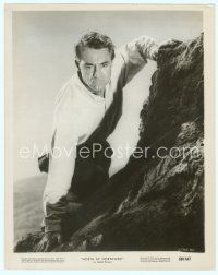3r305 NORTH BY NORTHWEST 8x10 still '59 close up of Cary Grant climbing on Mt. Rushmore!