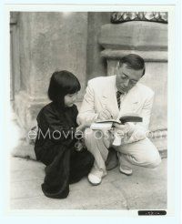 3r434 THANK YOU MR. MOTO candid 8x10 still '37 Peter Lorre signing autograph for little girl!